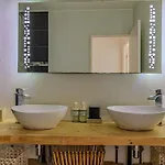 Abadie - T3 Avec 2 1 Salle De Bain *